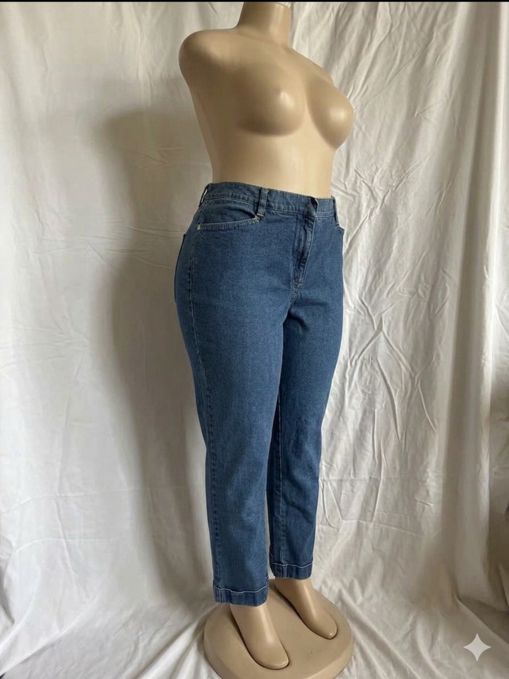 Jones New York Cropped High-Rise Blue Jeans